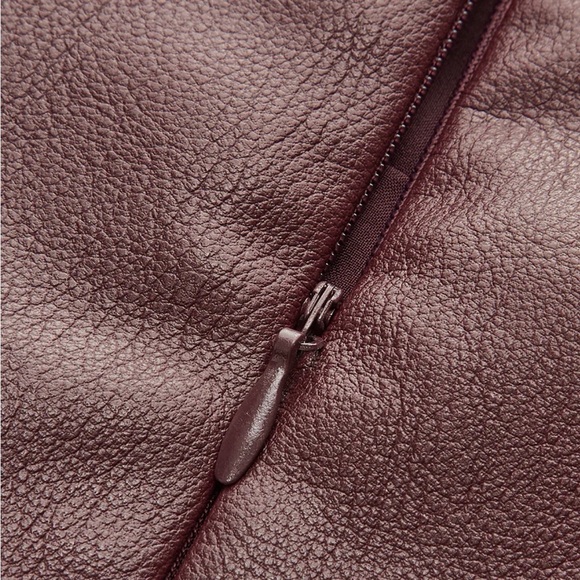 PU High-Waisted Flared Mini Skir (burgondy) - Picture 3 of 6